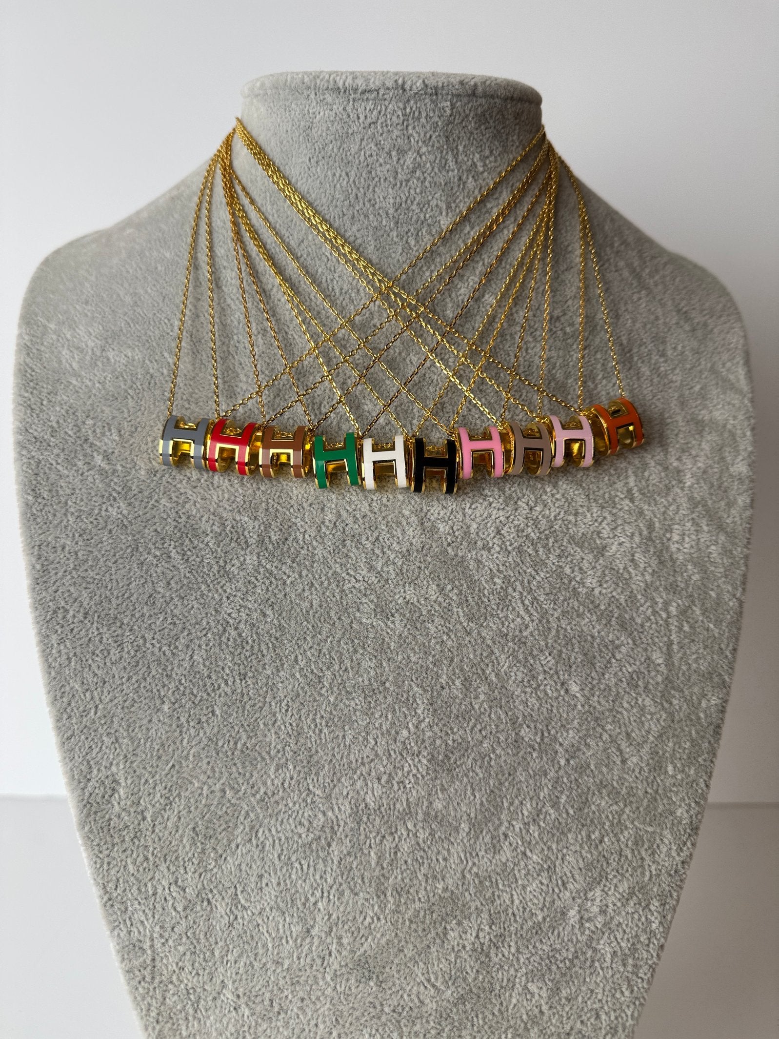 Yellow gold enamel H pendant necklace in multiple colors